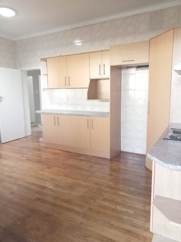 To Let 4 Bedroom Property for Rent in Goodwood Central Western Cape
